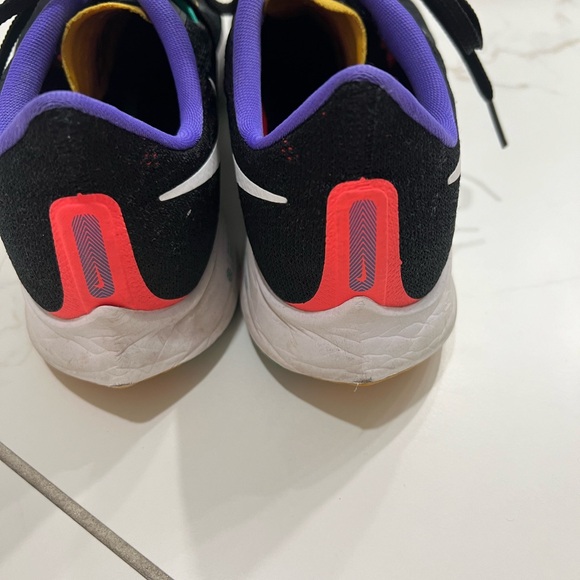 Nike sneakers - Picture 4 of 4